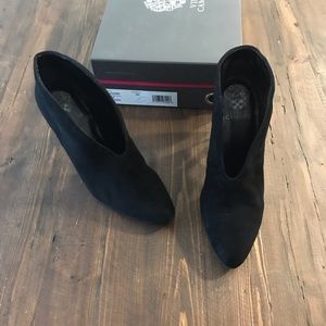 Vincent Camuto VC-Eckanna booties